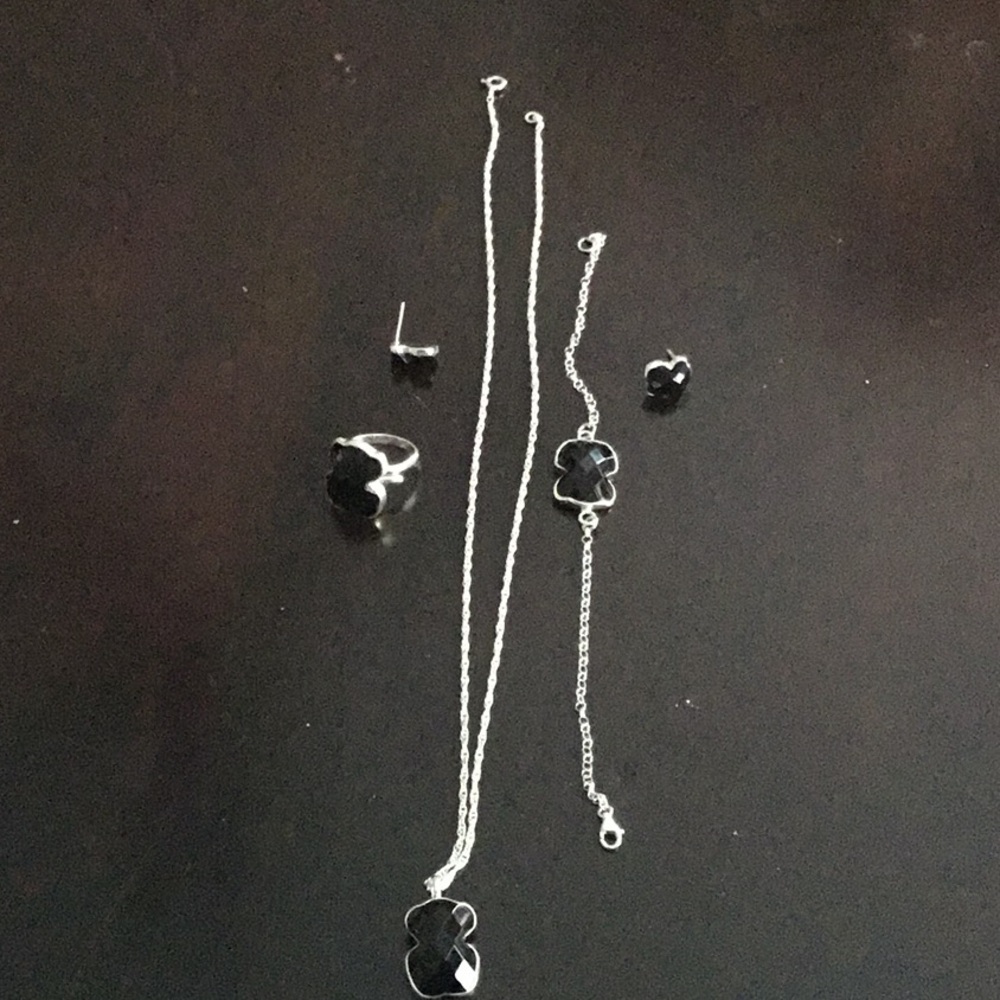 Tous set